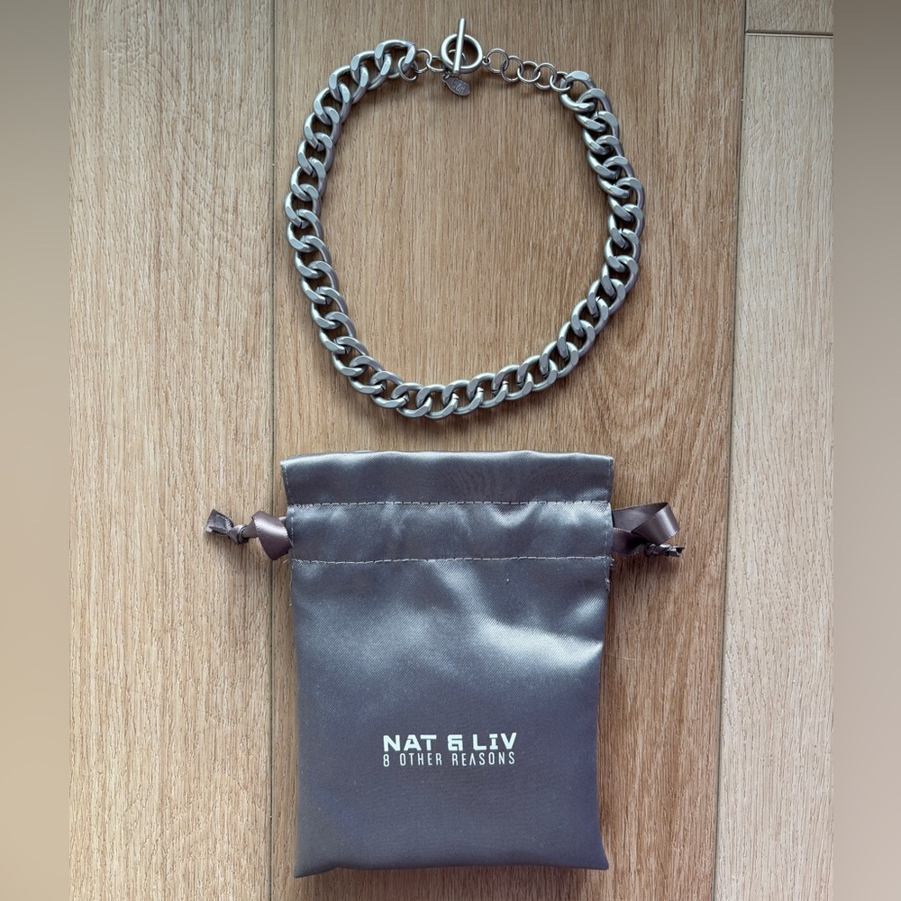 NAT & LIV 8 other reasons silver chain